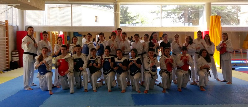 STAGE COMBATE PARA CINTOS NEGROS